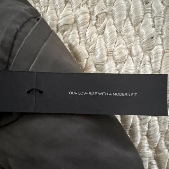 Banana Republic "The Logan Fit" Size 14 Pants - Picture 7 of 9